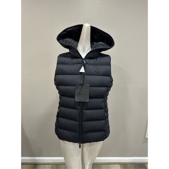MONCLER BARRAUX HOODED DOWN VEST SIZE 0 / XS $1,800.00 - Picture 6 of 16